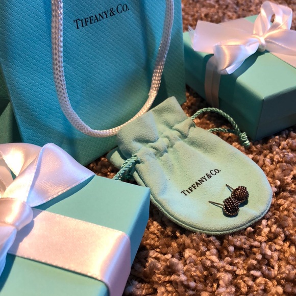FINAL PRICE Authentic Tiffany & Co Knot Earrings - Picture 3 of 7